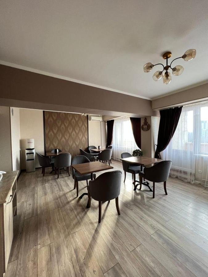 Seven Hotel Bishkek Exterior foto